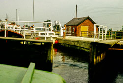 Sheffield_-_South_Yorkshire_Canal_-014.jpg