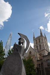 Southwark-Cathedral,-Statue,-Shard--301.jpg