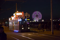 Blackpool,_Tram,_Illuminations-003.jpg