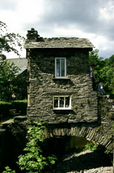 Smallest_House,_Ambleside-003.jpg